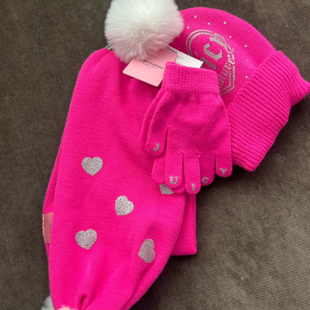 Juicy Couture Kids set, incluye hat scarf and glove color pink